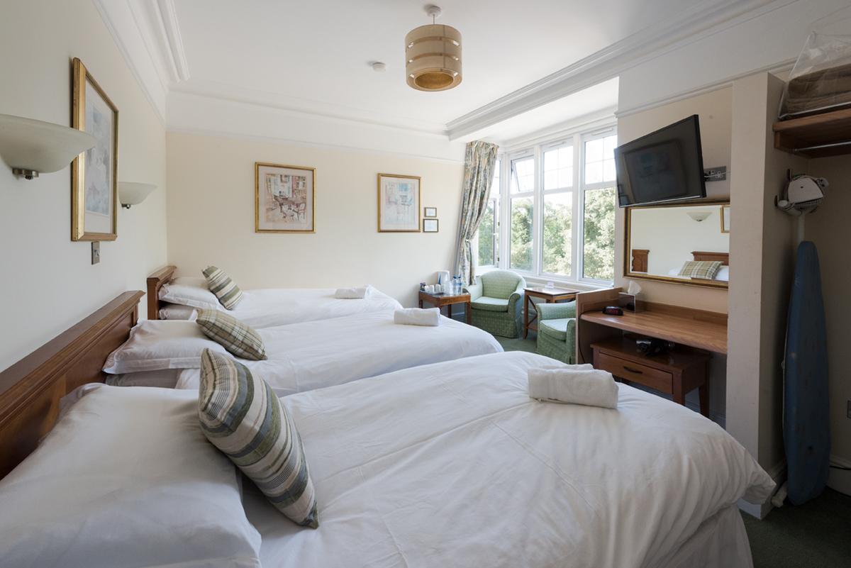 Downsview Hotel Ashford  Bagian luar foto