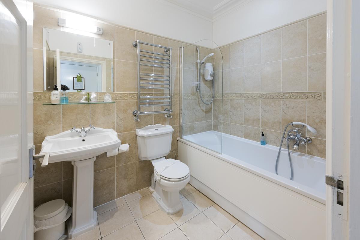 Downsview Hotel Ashford  Bagian luar foto